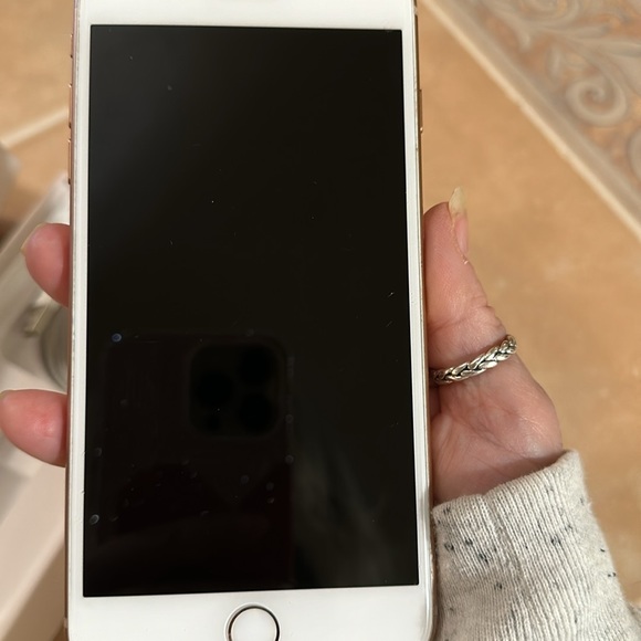 EUC IPHONE 7 PLUS - Picture 3 of 8